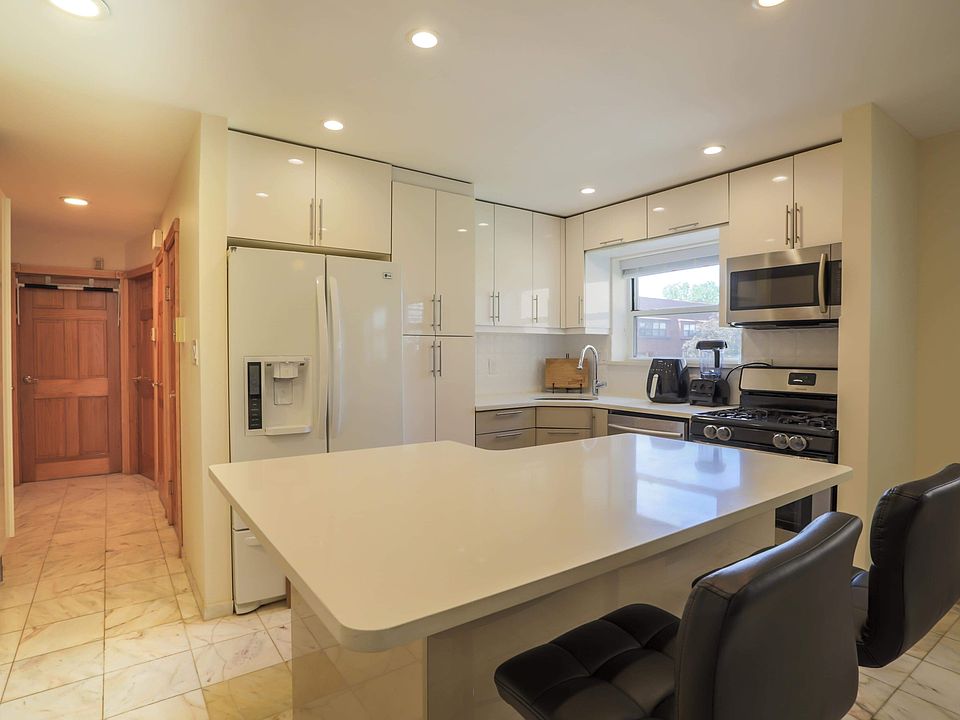 1st image of 24046 70th Ave APT 1