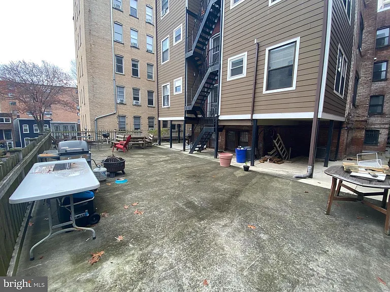 1919 19th St NW #401 — Photo 8