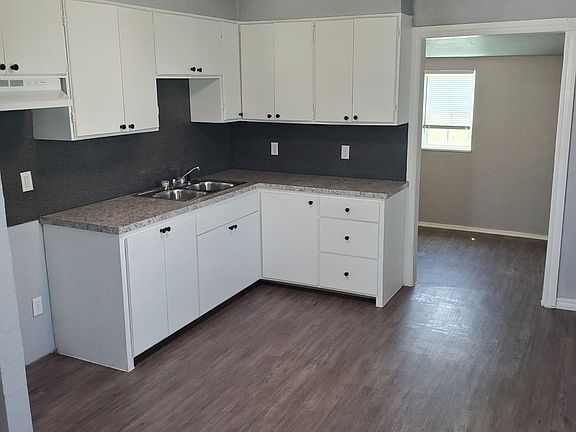 3rd image of 1216 SW 38th St