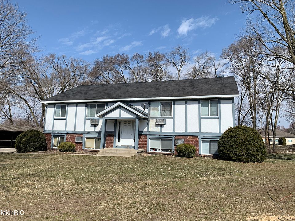 1st image of 941 Hardwick Dr SE