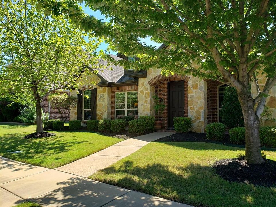 1st image of 915 Cougar Dr