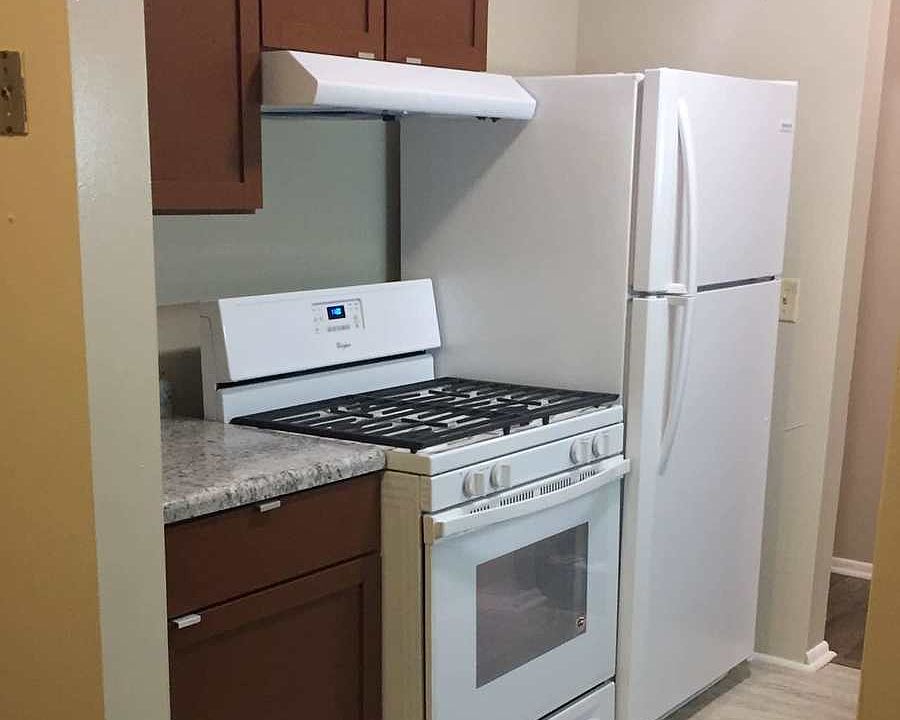 1st image of 3600 Fremont Ave N #9
