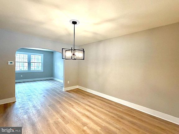 5th image of 244 Sycamore Rd