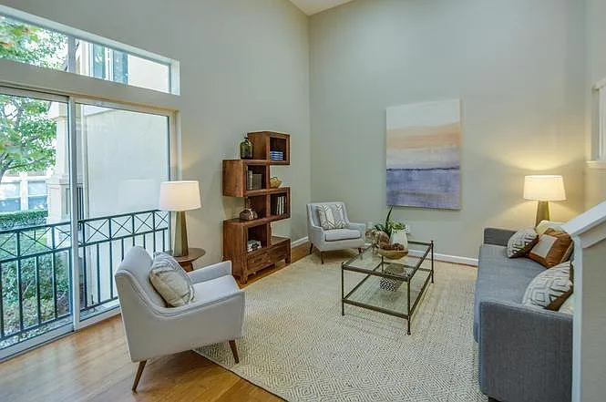 424 Kent Dr — Photo 3