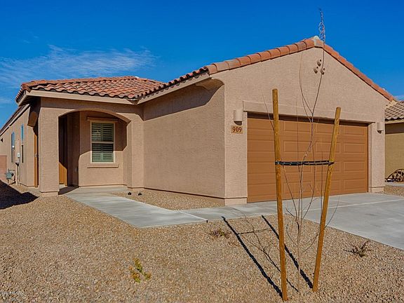 2nd image of 909 E Bottomlands Ln