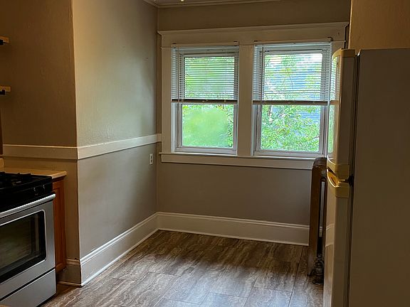 Kitchen nook for table.