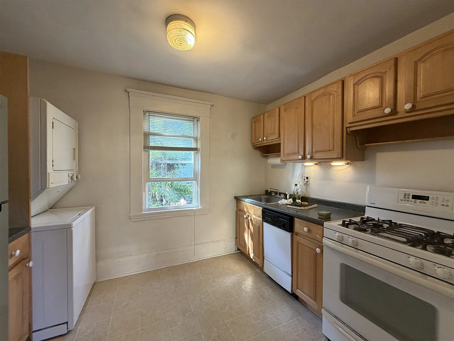 1 bed, $2,600 — Photo 3