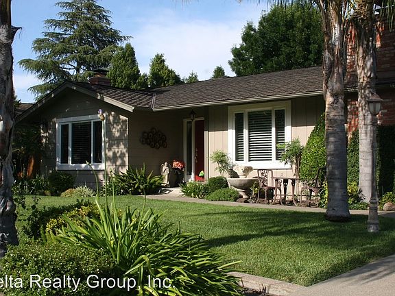 2nd image of 602 Peach Ct