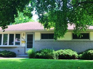 7233 Devonshire Ave, Greendale, WI 53129