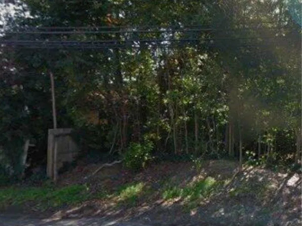 72 Phelps Lane, North Babylon, NY 11703