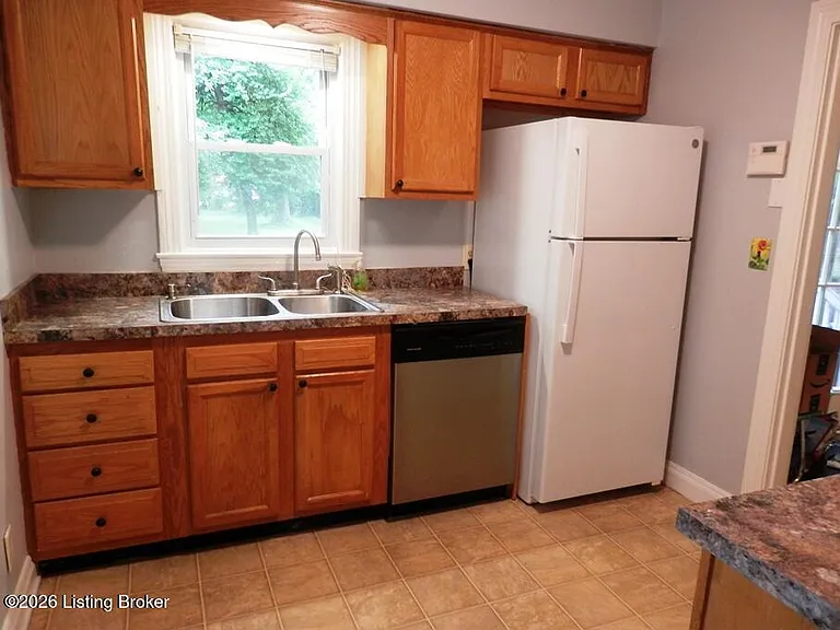 8220 Whipps Mill Rd — Photo 6