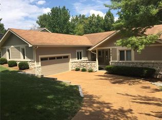 704 Bent Brook Rd, Saint Louis, MO 63122