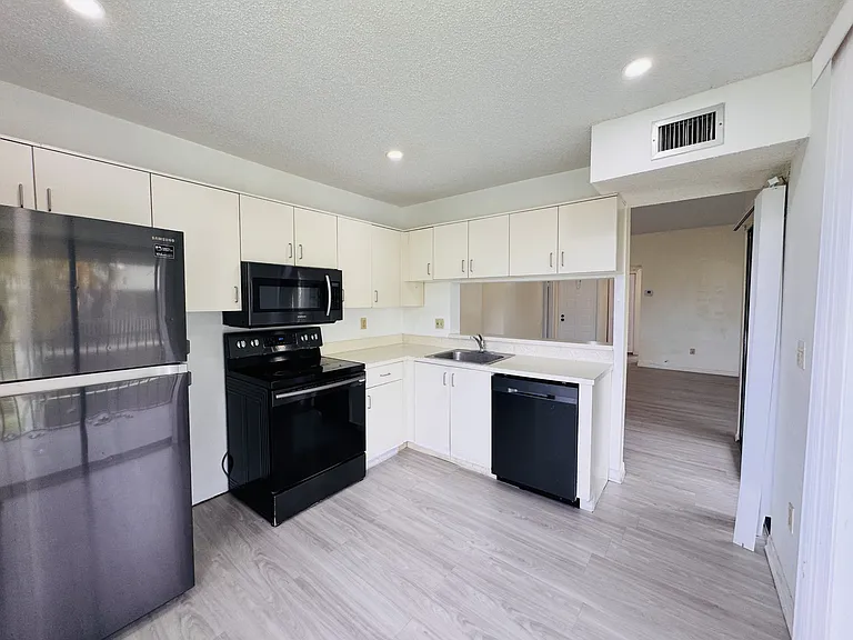1149 Independence Trl — Photo 1