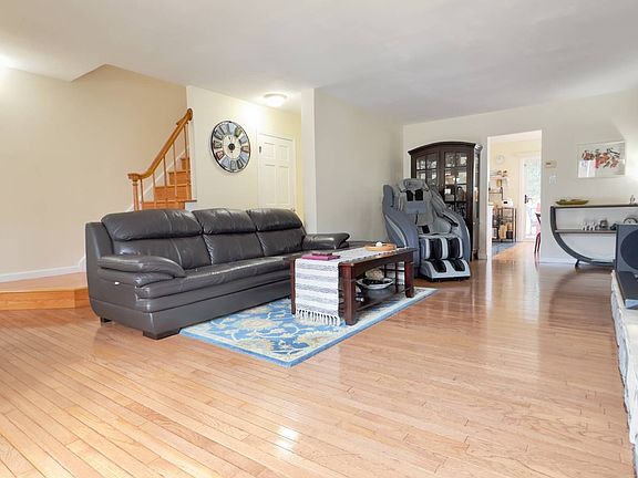 5th image of 240-27 67th Ave