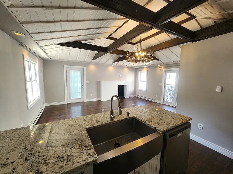 133 Sunset Rd — Photo 3