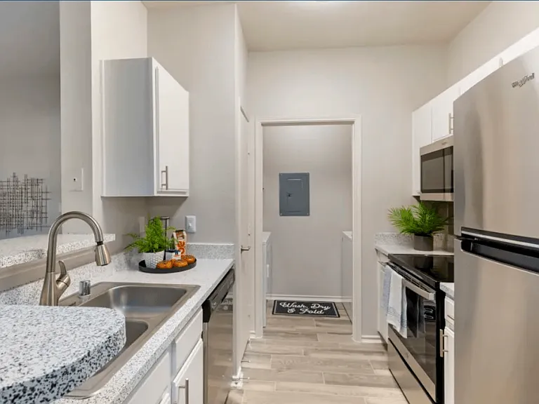 Keystone Falls Apartment Homes — Photo 1