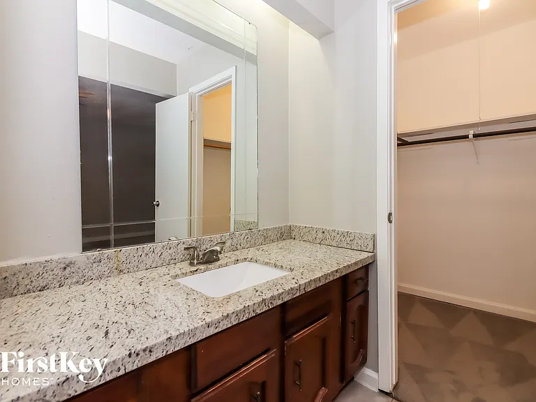 16310 Forest Bend Ave — Photo 11
