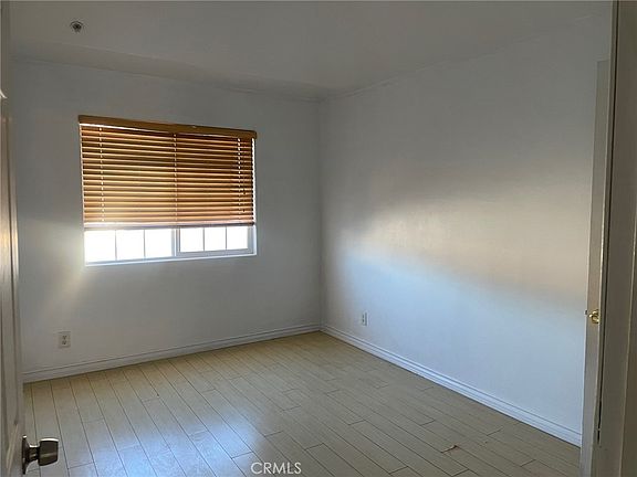 5th image of 8425 Burnet Ave #8425