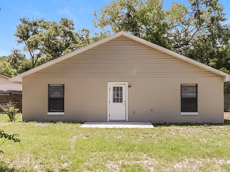8308 Hedgeway Pl — Photo 15