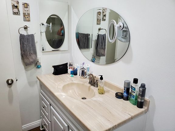 2nd image of 1101 W Macarthur Blvd Unit 179