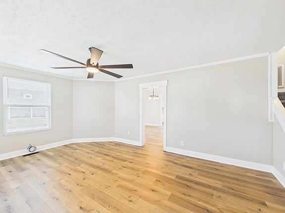 4th image of 1727 Pine St