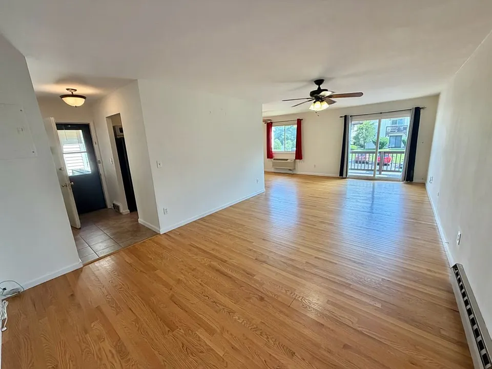 25 Village Park Dr #3E