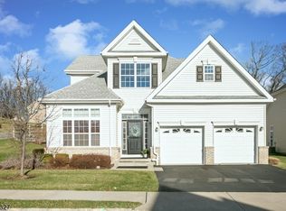 130 Ondish Ct, Mount Arlington, NJ 07856
