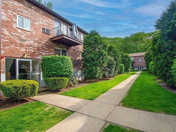 3rd image of 41 Westgate Rd APT 3