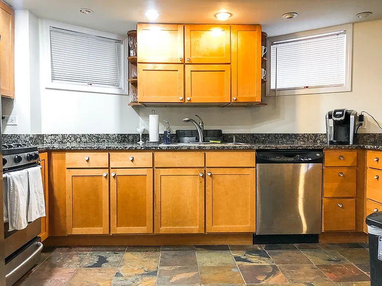 1311 N. Damen Ave. — Photo 7