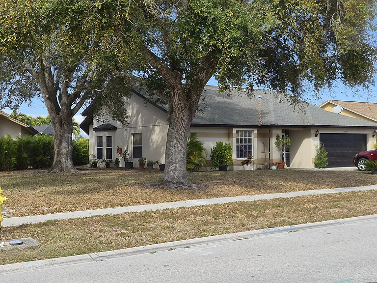10520 Regent Cir — Photo 15
