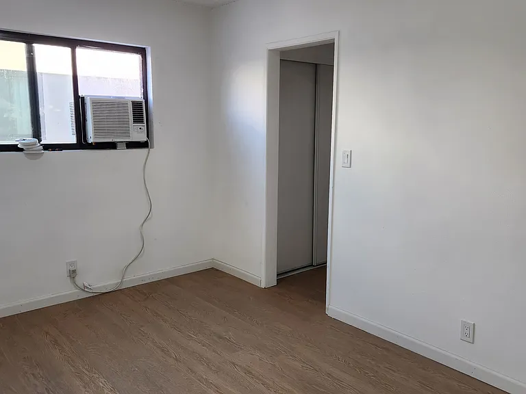 6561 Fulton Ave #14 — Photo 20