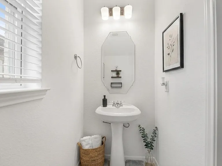 3303 Falling Brook Dr — Photo 16