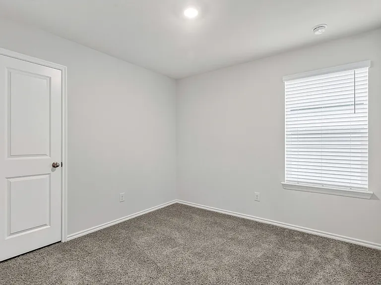 121 Redwood Rd — Photo 25
