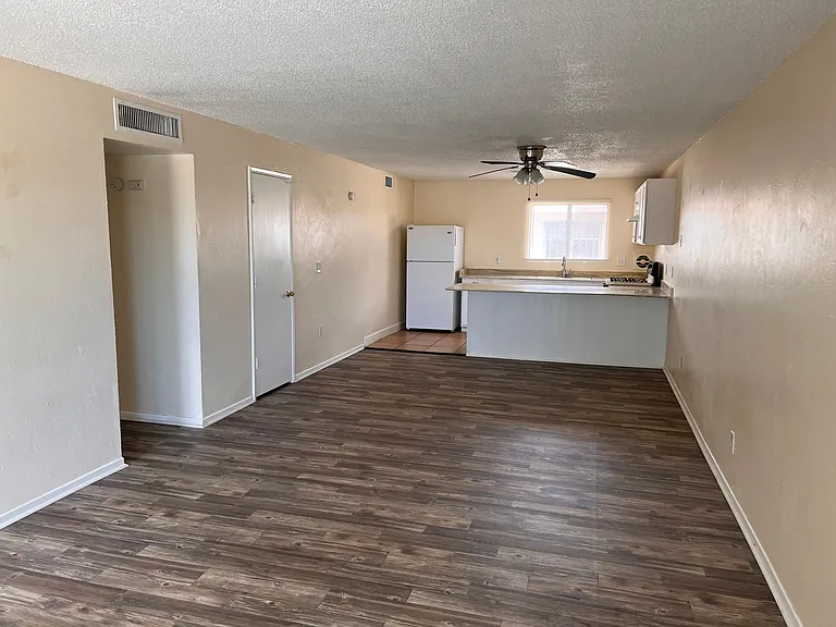 2151 S Winstel Ave — Photo 4