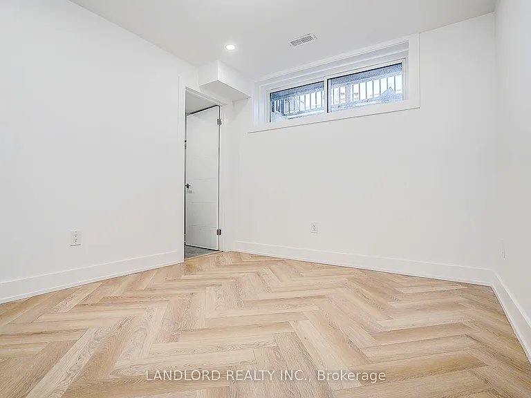 1146 Broadview Ave #1 — Photo 33