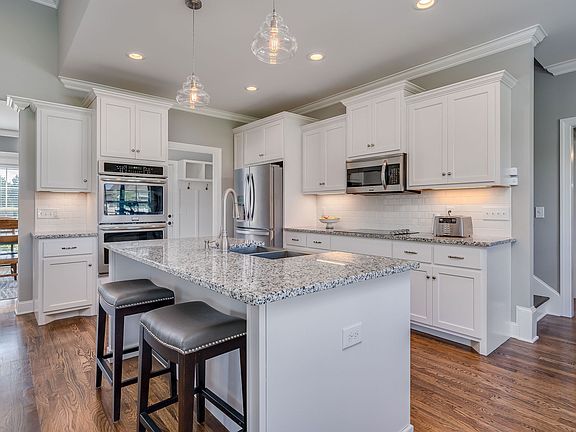 4th image of 2711 Bertram Ct