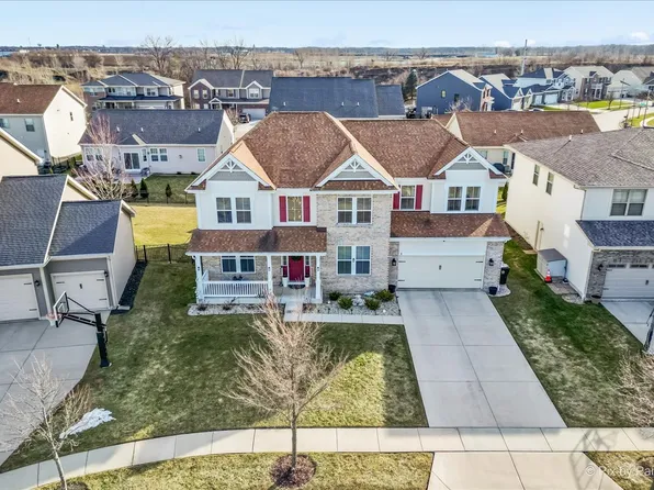 3 Kingsmill Ct, Algonquin, IL 60102