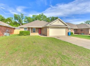 2118 Bradford Cir, Newcastle, OK 73065