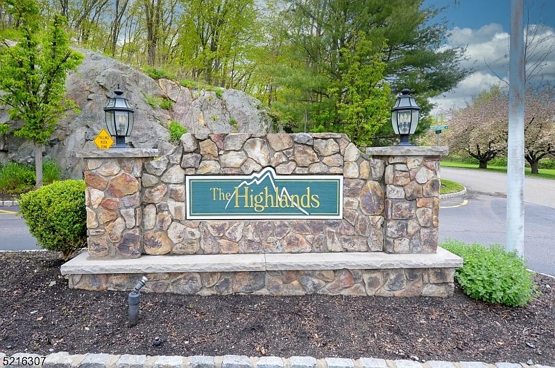 1st image of 17 Mountainside Dr #17