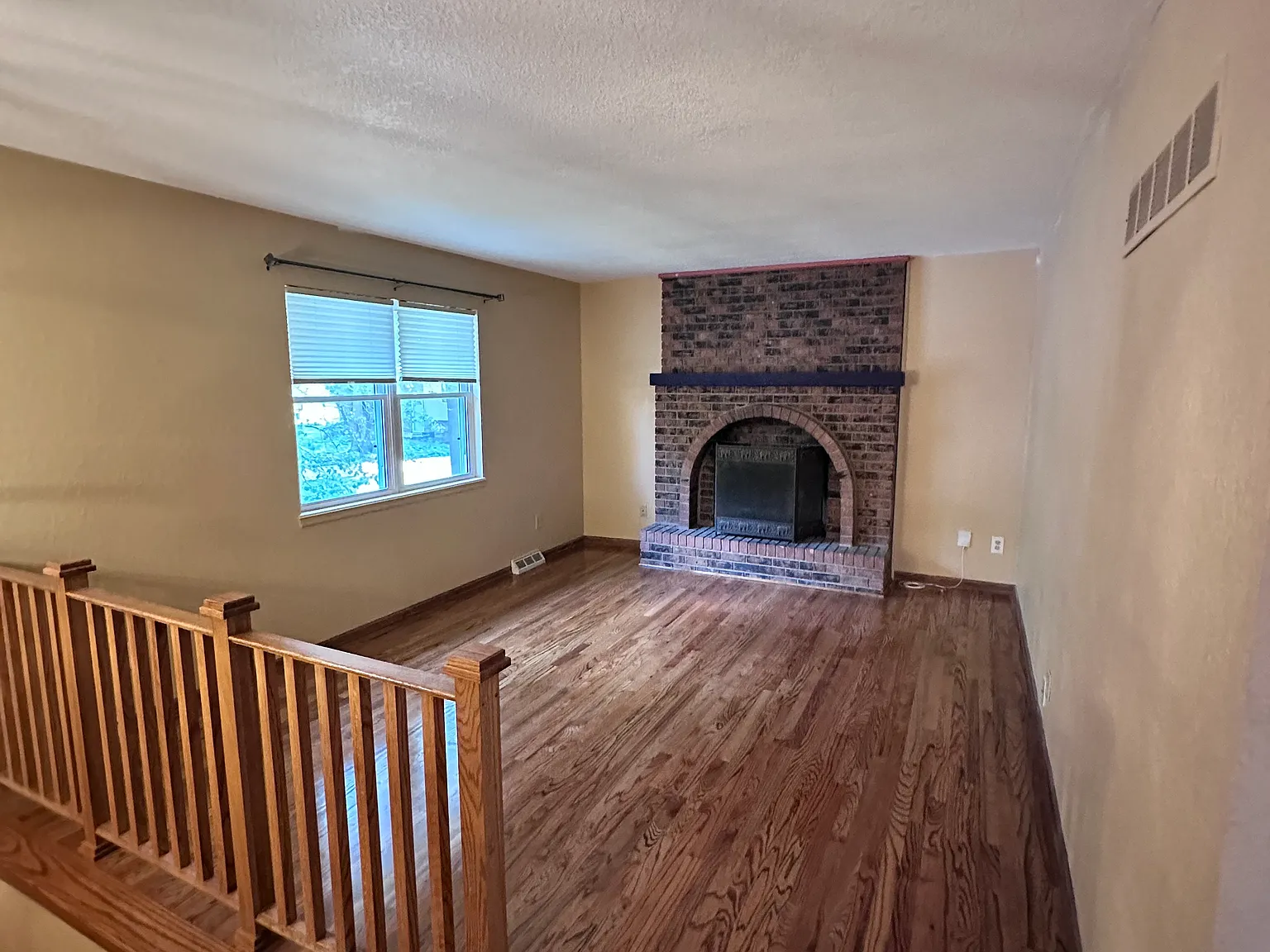 3 bed, 1500 sqft, $2,100 — Photo 3