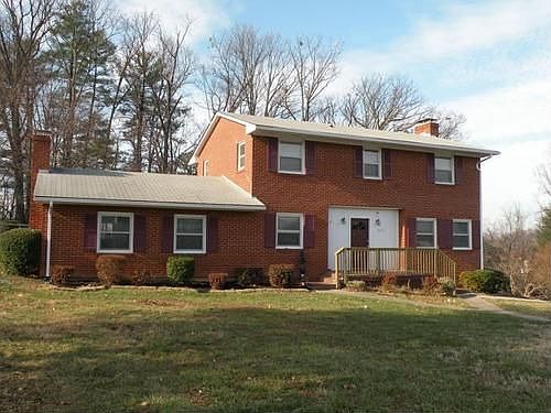 1st image of 3551 Parkwood Dr