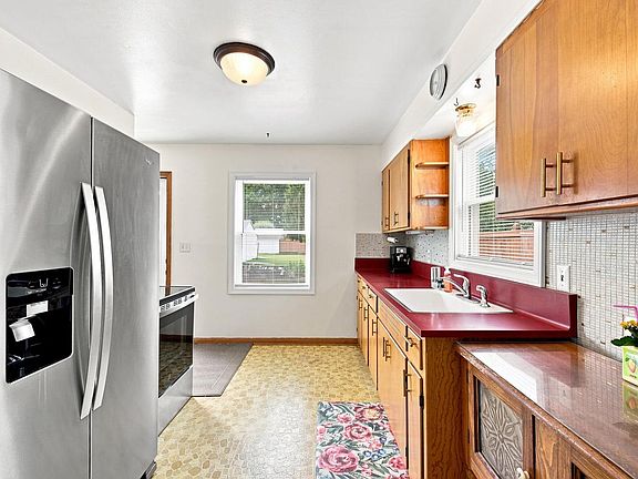 2nd image of W169N8609 Sheridan DRIVE
