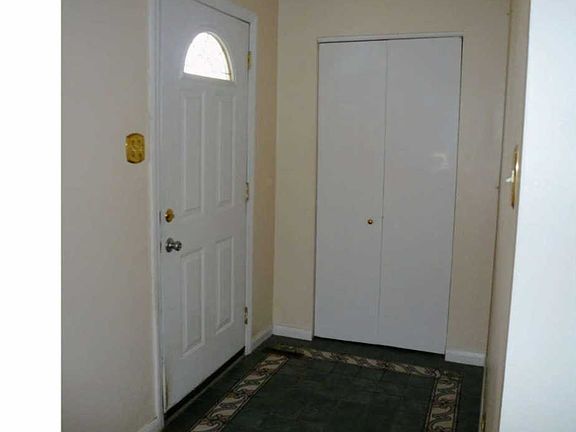 2nd image of 2315 Smiths Ln