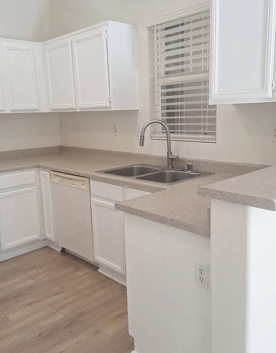 2 bed, 890 sqft, $2,250 — Photo 2