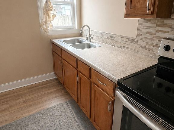 5th image of 374 Hancock Street