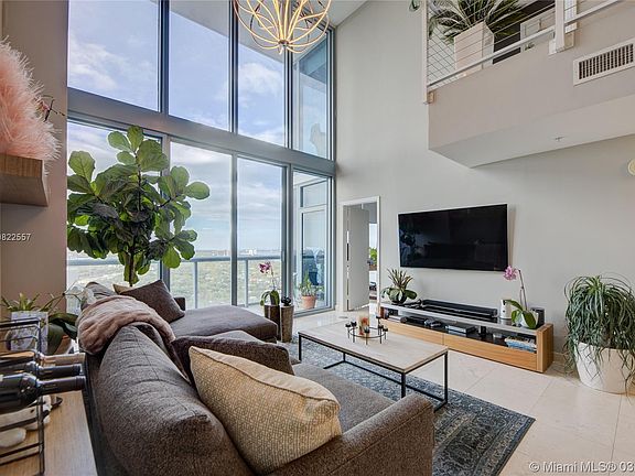 3rd image of 601 NE 36th St APT 3202
