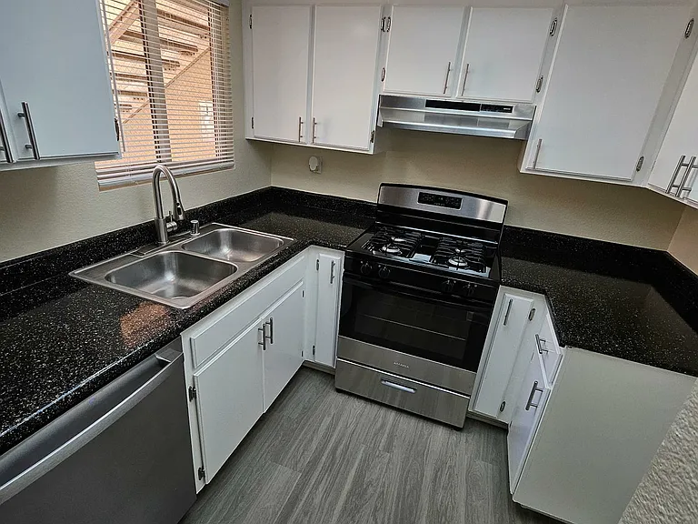 Summerwind Apartments — Photo 54