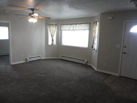 5th image of 208 11th St APT A