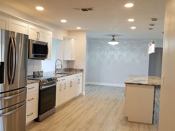 3rd image of 3615 Mainlands Blvd N