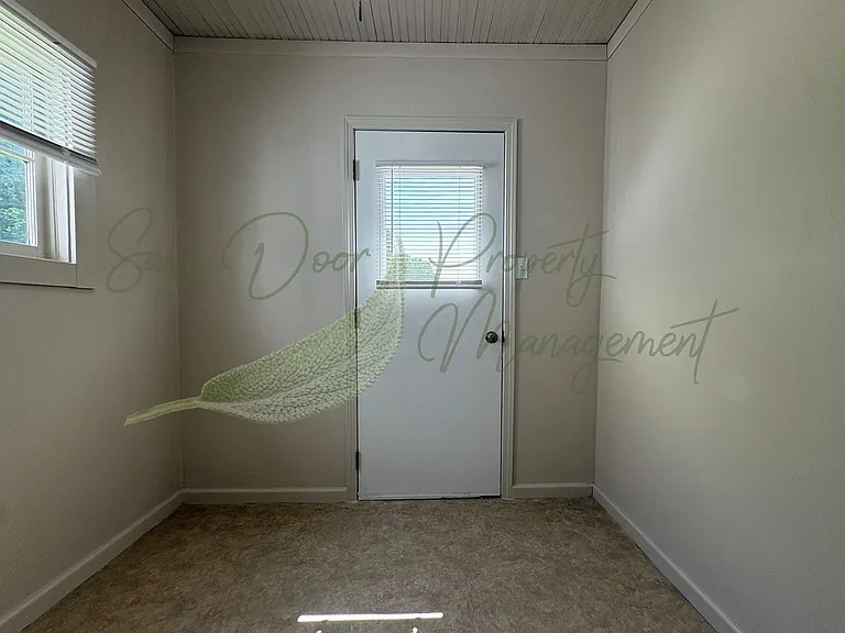 305 N Crysler Ave — Photo 22
